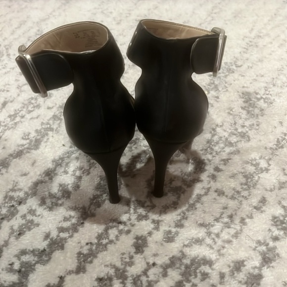 Metaphor Black open toe heels with silver studs Size 8.5 - Picture 4 of 4